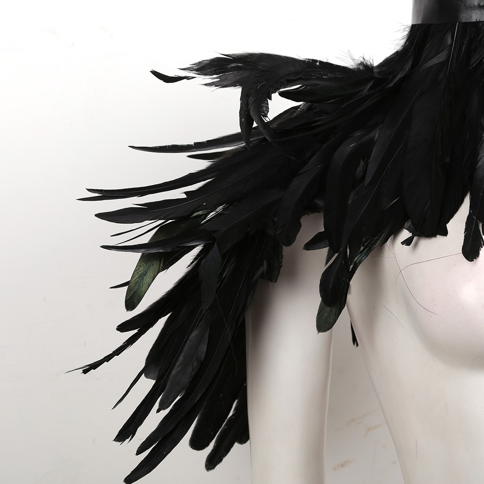 Punk Gothic Natural Dyed Roost - Body Jewelry Goth recension och pris